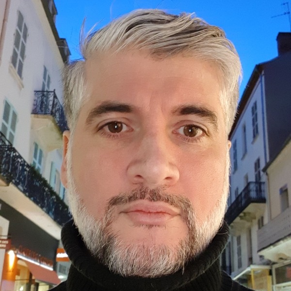 Profil de Oualide, 51 ans, Groupe gay à Coffrane