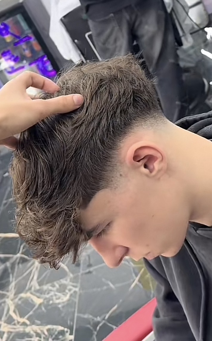 Profil de Eliott, 19 ans, Groupe gay à Jenins