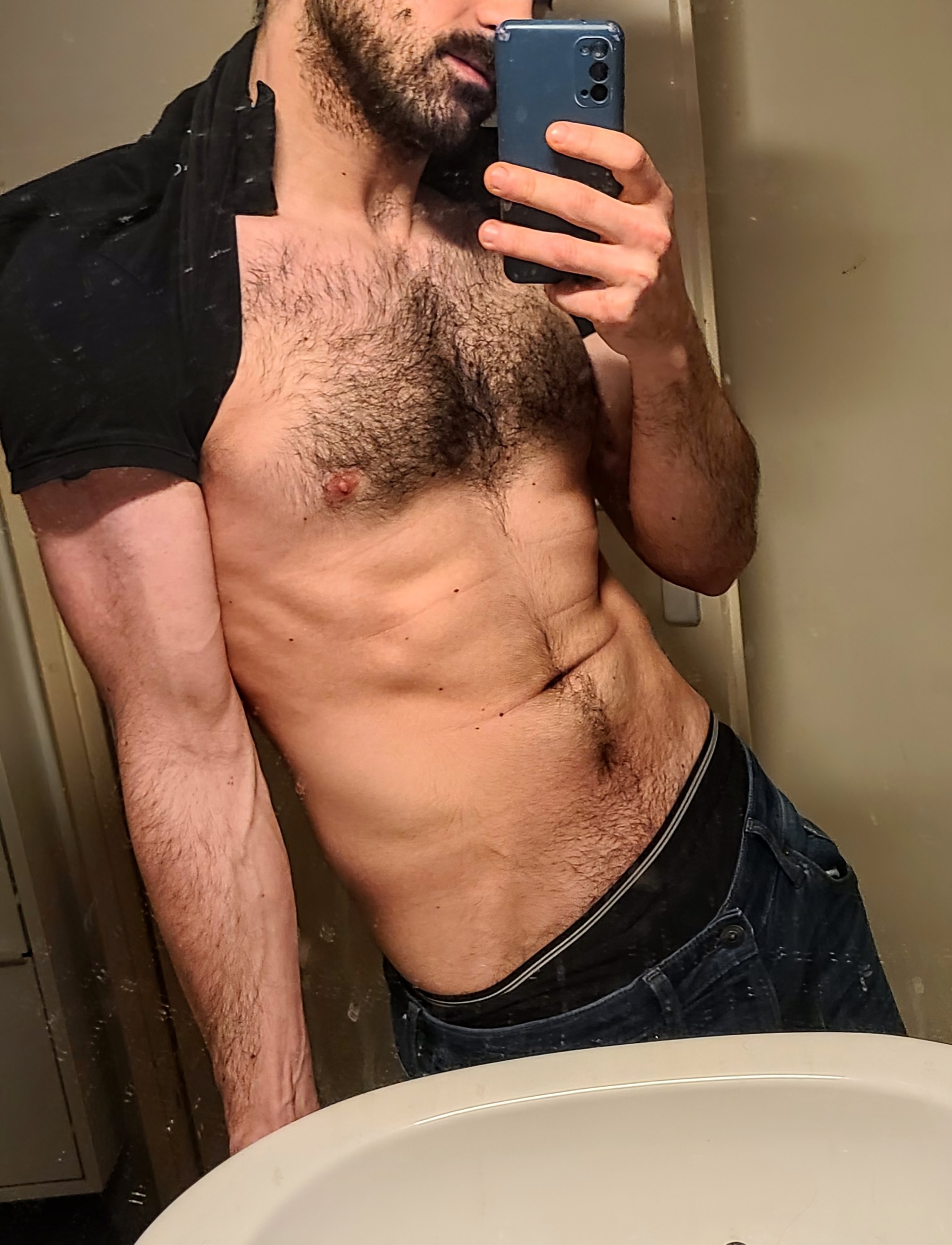 Profil de Adelino, 22 ans, Groupe gay à Kiesen