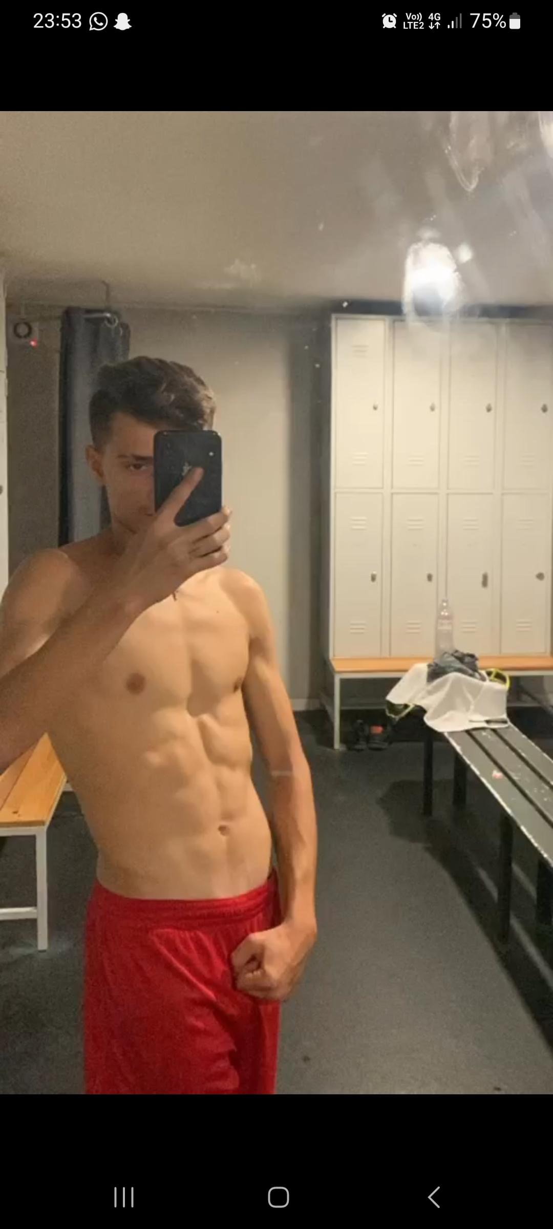 Profil de Mostefa, 19 ans, Groupe gay à Sassel