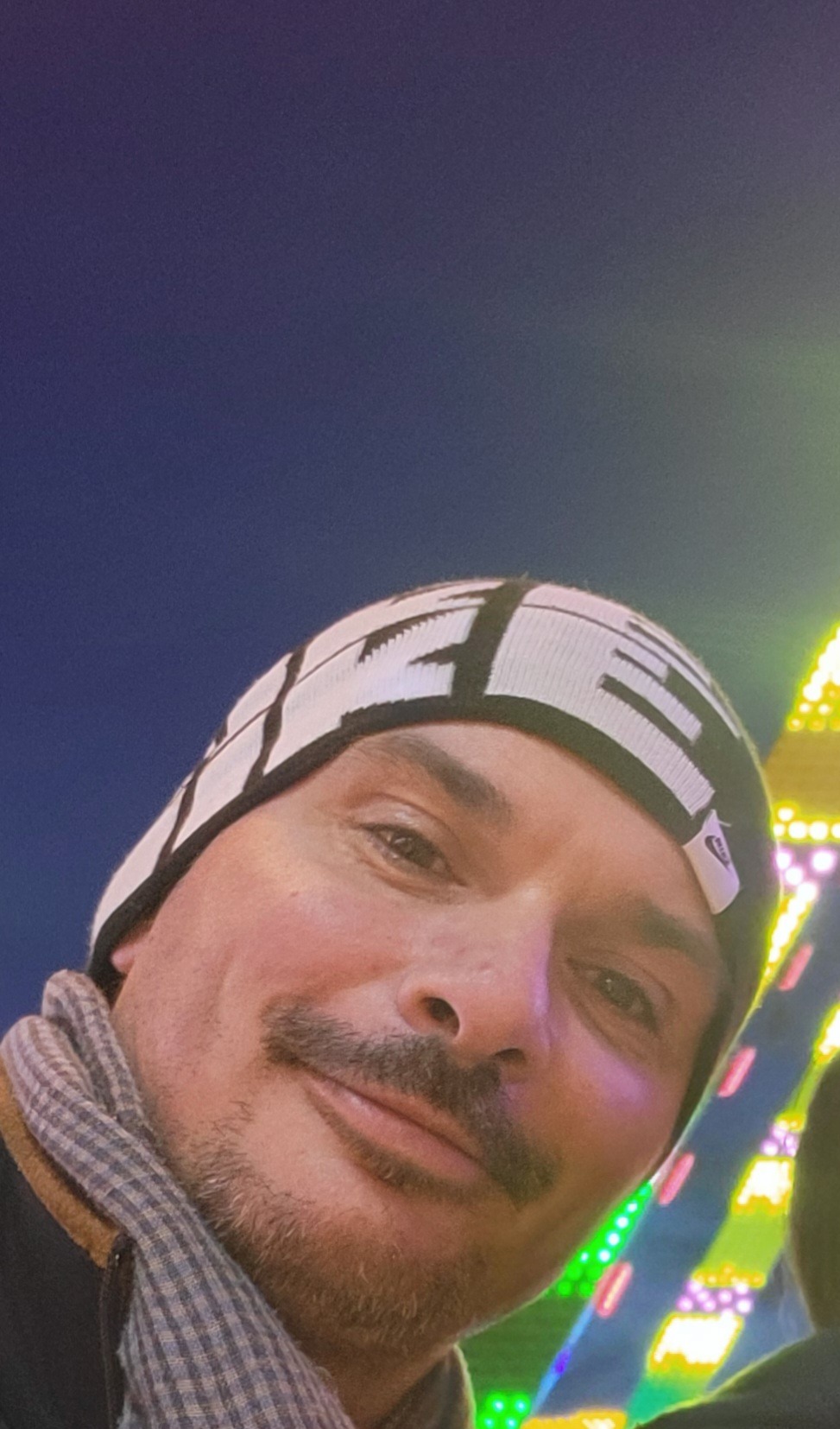 Profil de Lokmane, 42 ans, Groupe gay à Leysin
