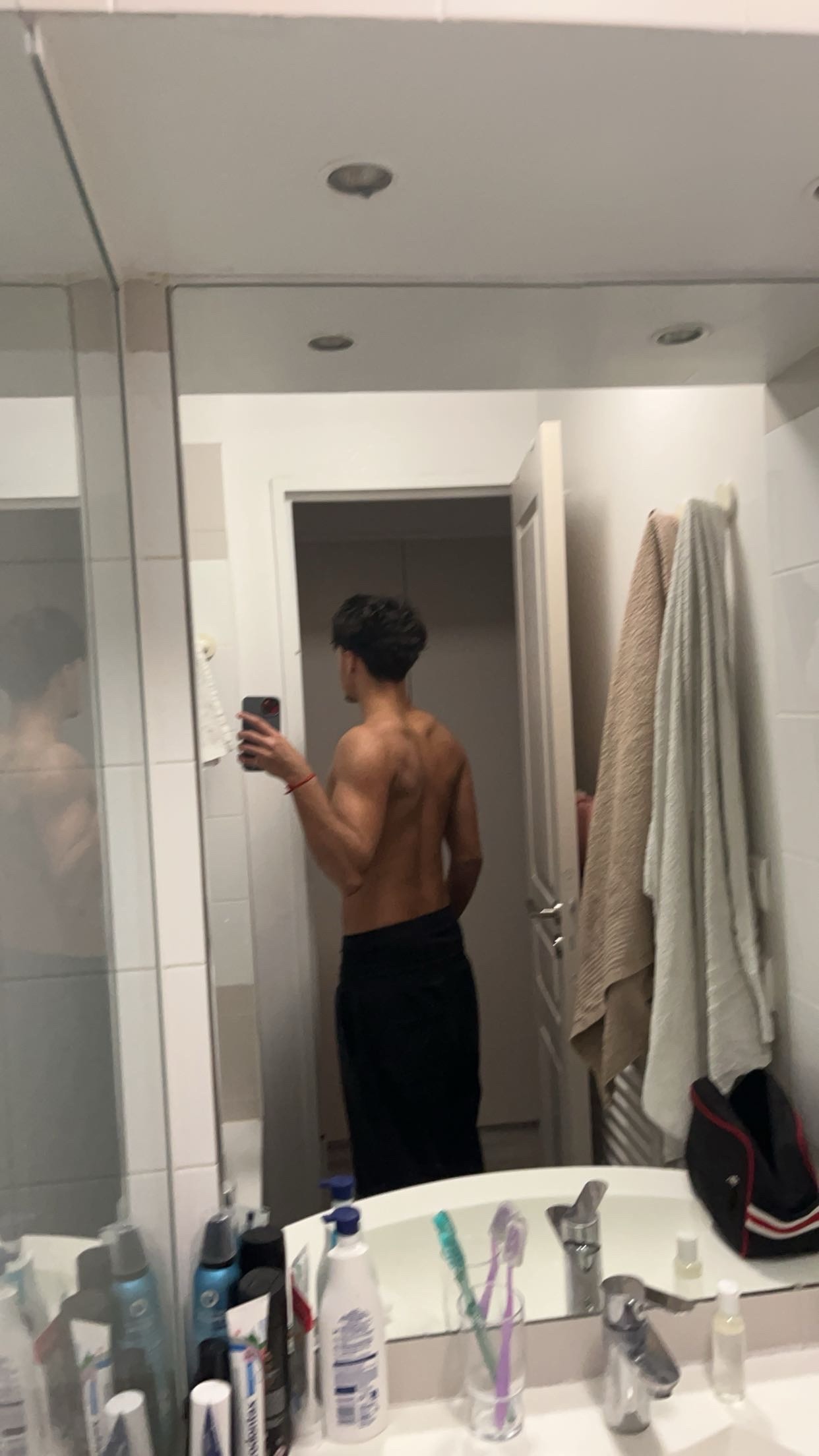 Profil de Kalil, 18 ans, Groupe gay à Schüpfen