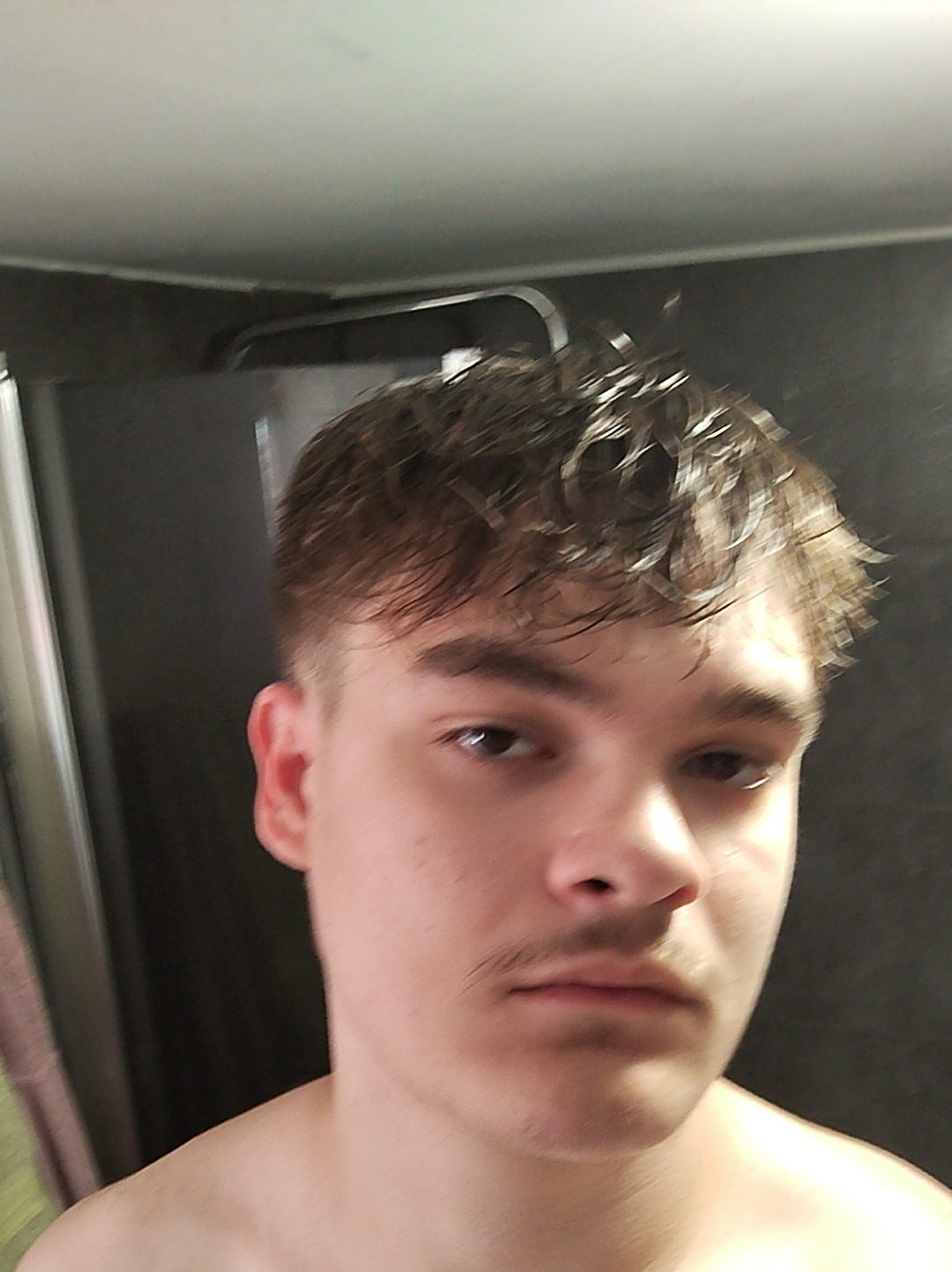 Profil de Floris, 19 ans, Groupe gay à Thörishaus