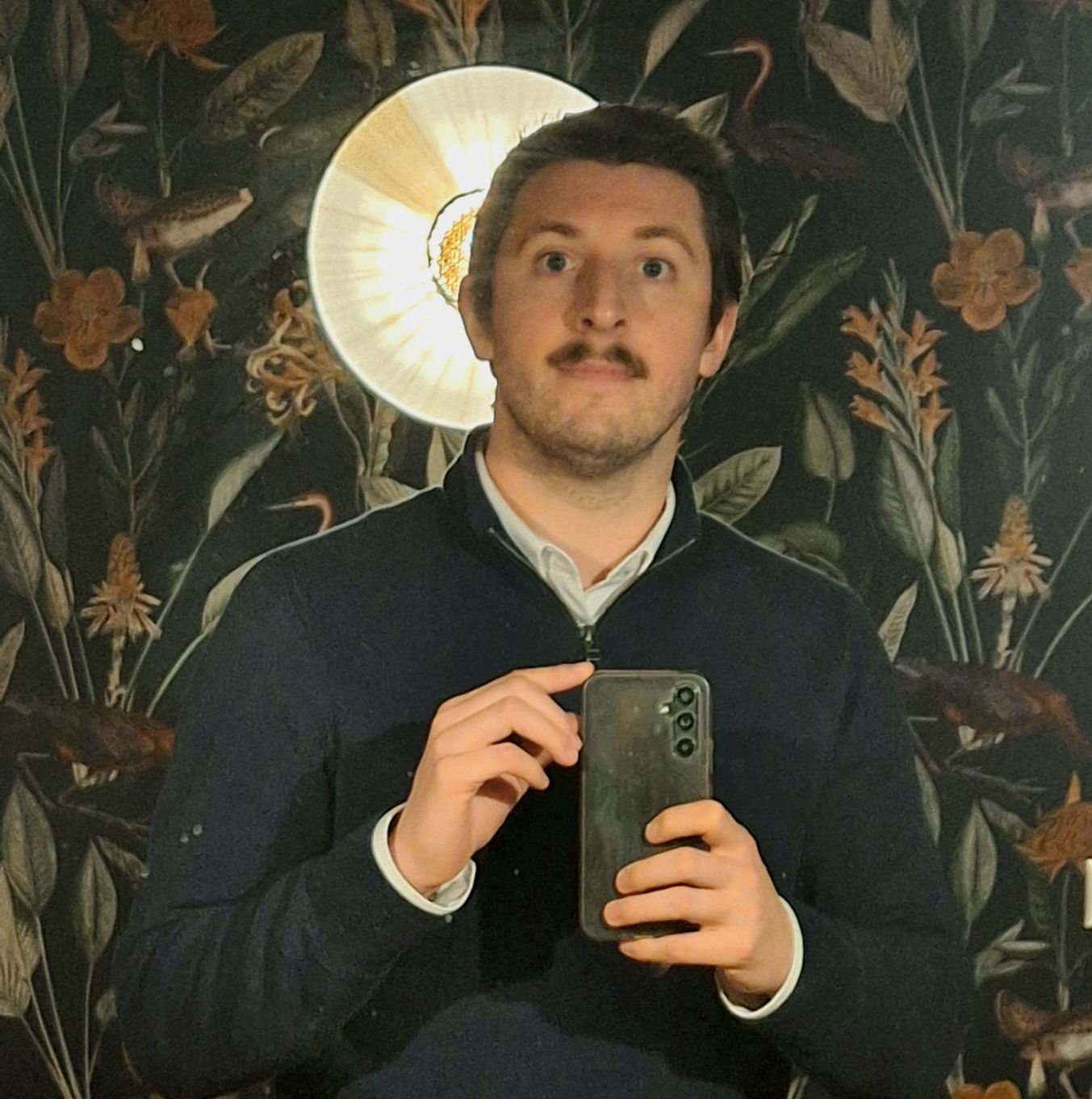 Profil de Ikhlas, 30 ans, Groupe gay à Ittigen