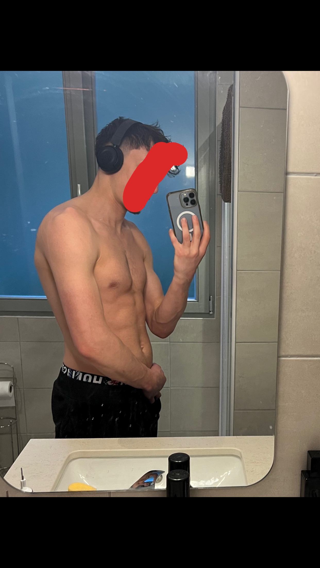Profil de Janusz, 23 ans, Groupe gay à Rueun