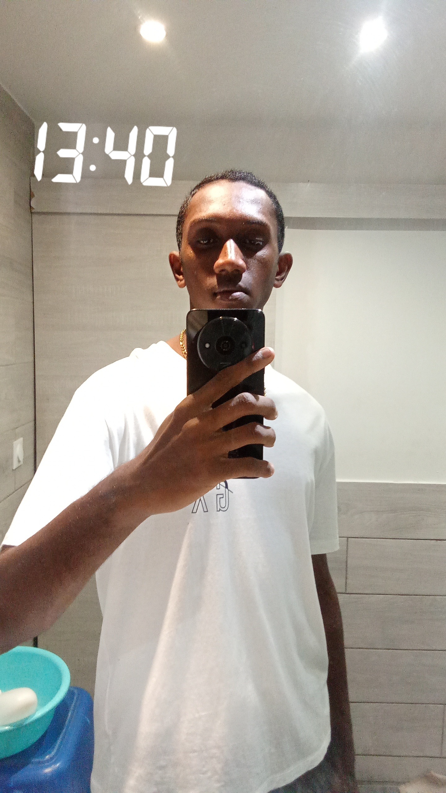 Profil de Leonis, 22 ans, Groupe gay à Turtmann