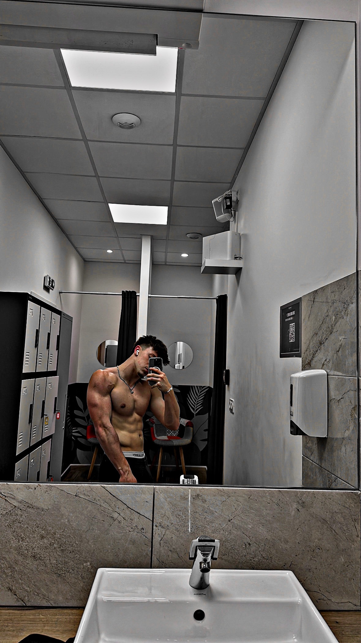 Profil de Yvon-marie, 18 ans, Groupe gay à Mürren