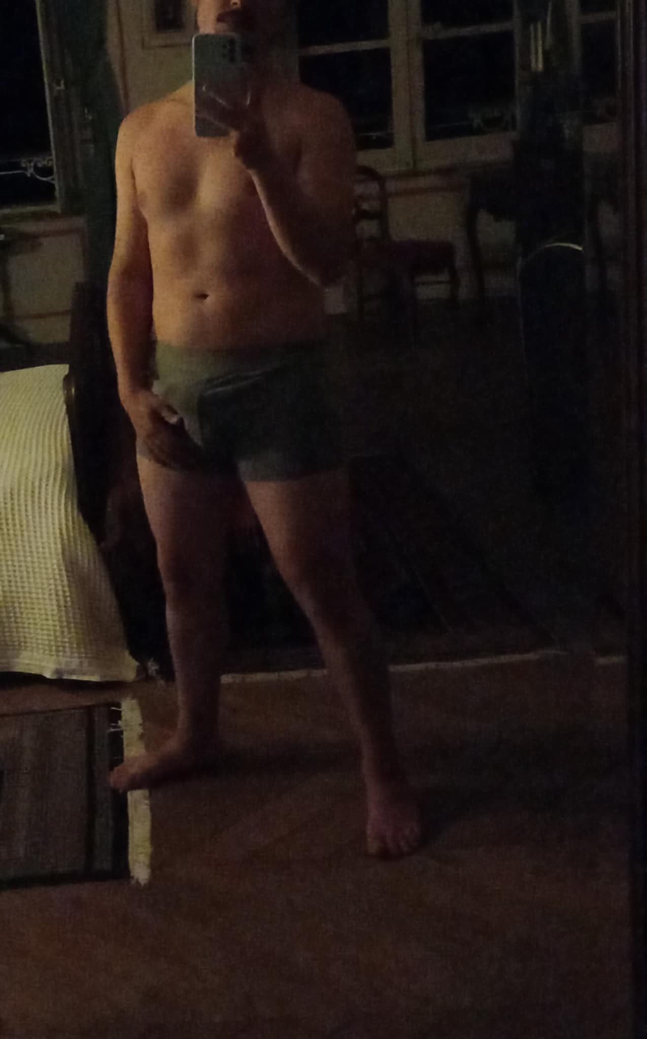 Profil de Yousseff, 27 ans, Groupe gay à Montévraz