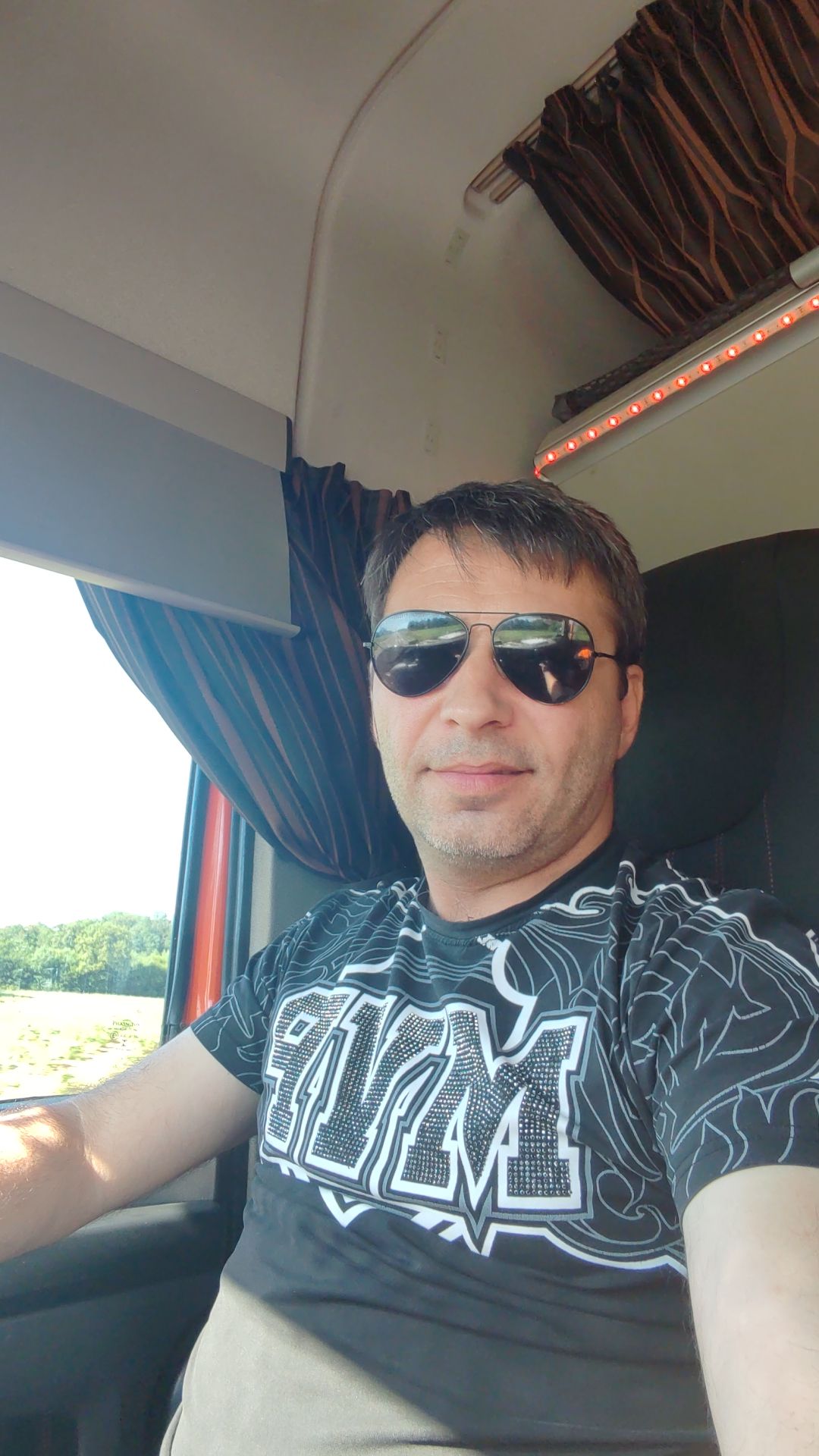 Profil de Fauzi, 48 ans, Groupe gay à Susten