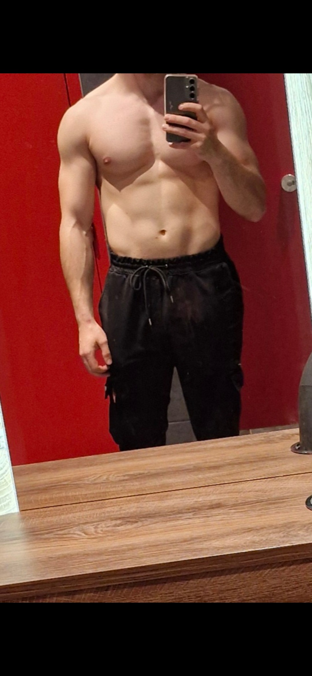 Profil de Smahil, 25 ans, Groupe gay à Embrach