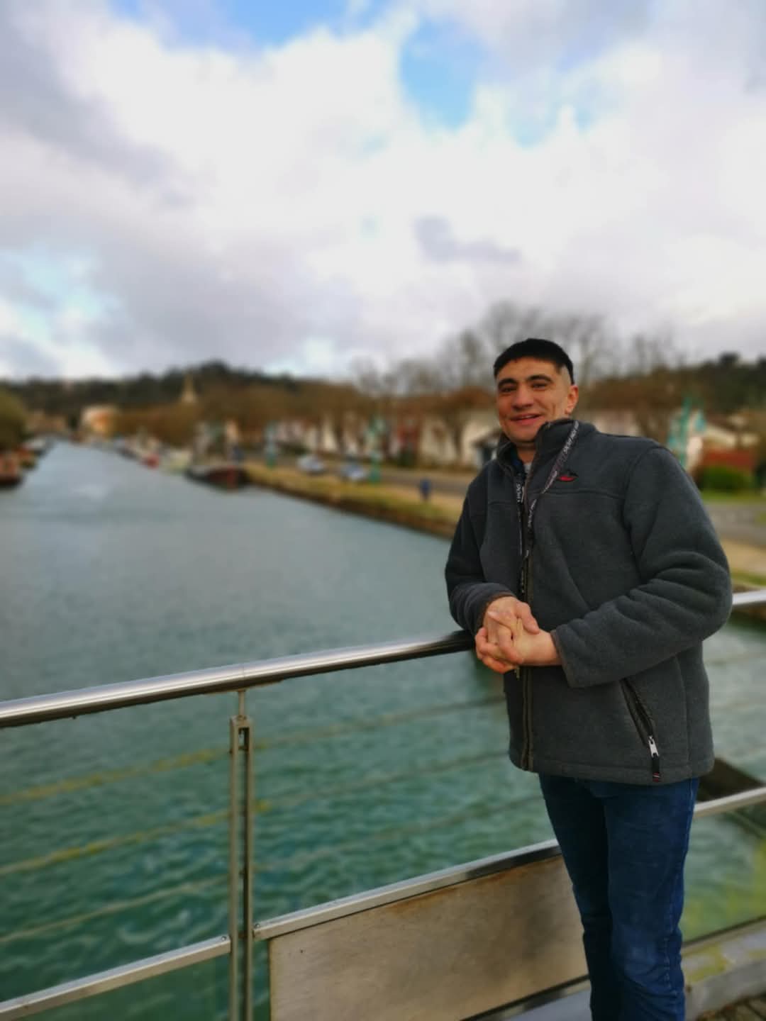 Profil de Rogerio, 35 ans, Groupe gay à Loc