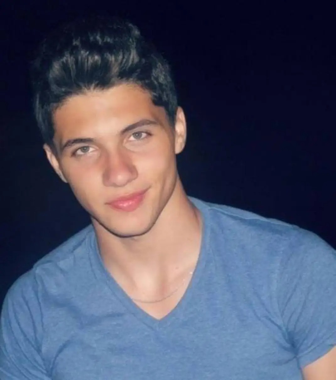 Profil de Adil, 27 ans, Groupe gay à Sommentier