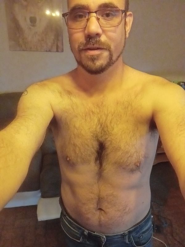 Profil de Moufid, 37 ans, Groupe gay à Schüpfen