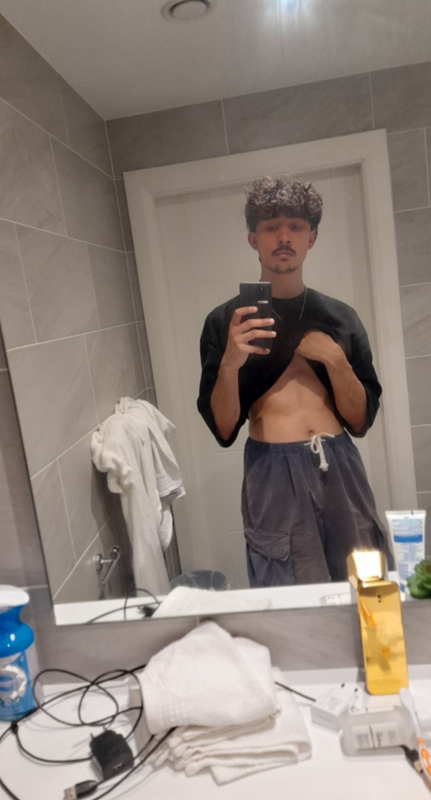 Profil de Luke, 21 ans, Groupe gay à Achseten