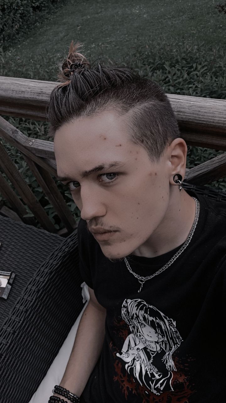 Profil de Wladyslas, 19 ans, Groupe gay à Tschierv