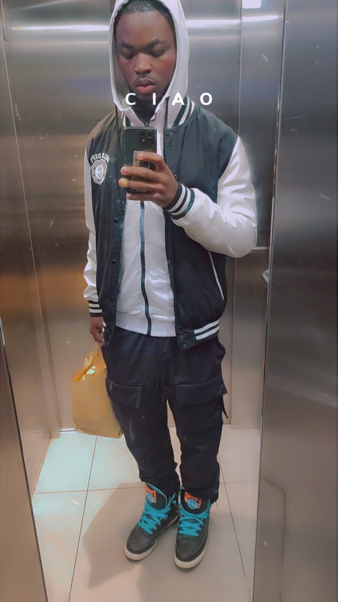 Profil de Dewi, 24 ans, Groupe gay à Rolle