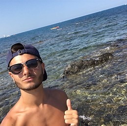 Profil de Kouider, 25 ans, Groupe gay à Rumendingen