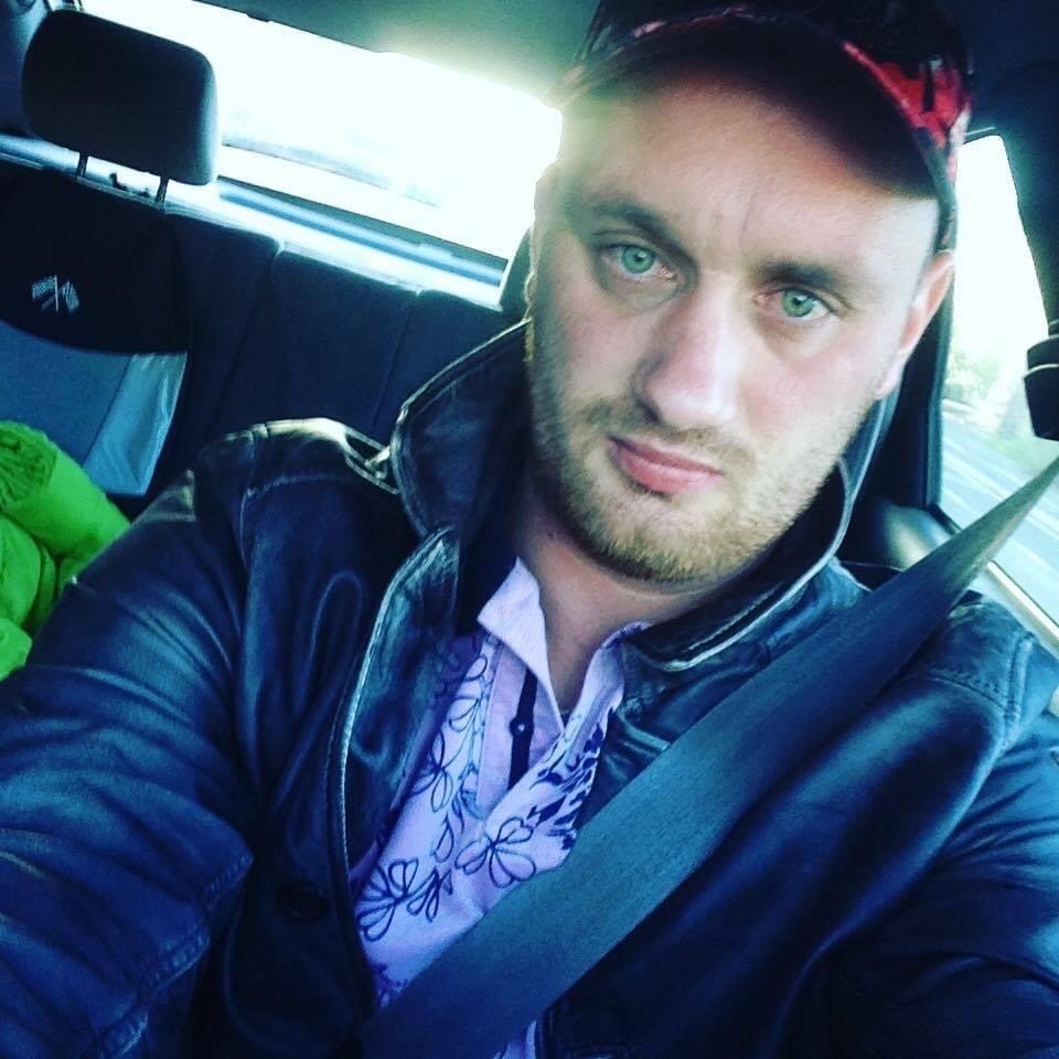 Profil de Pierre-lou, 40 ans, Groupe gay à Arcegno