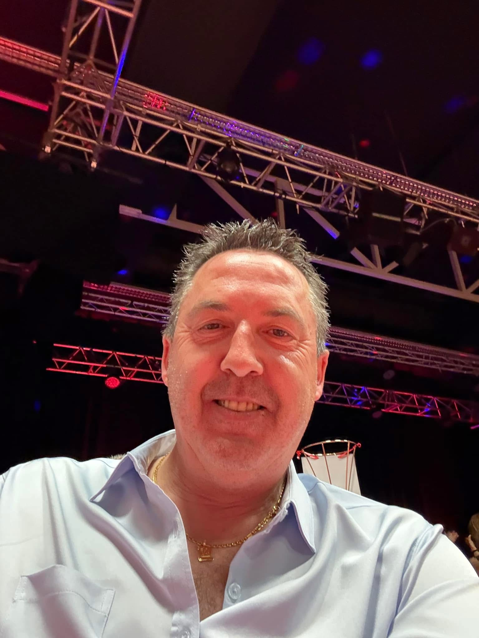 Profil de Abderrhamane, 52 ans, Groupe gay à Prêles