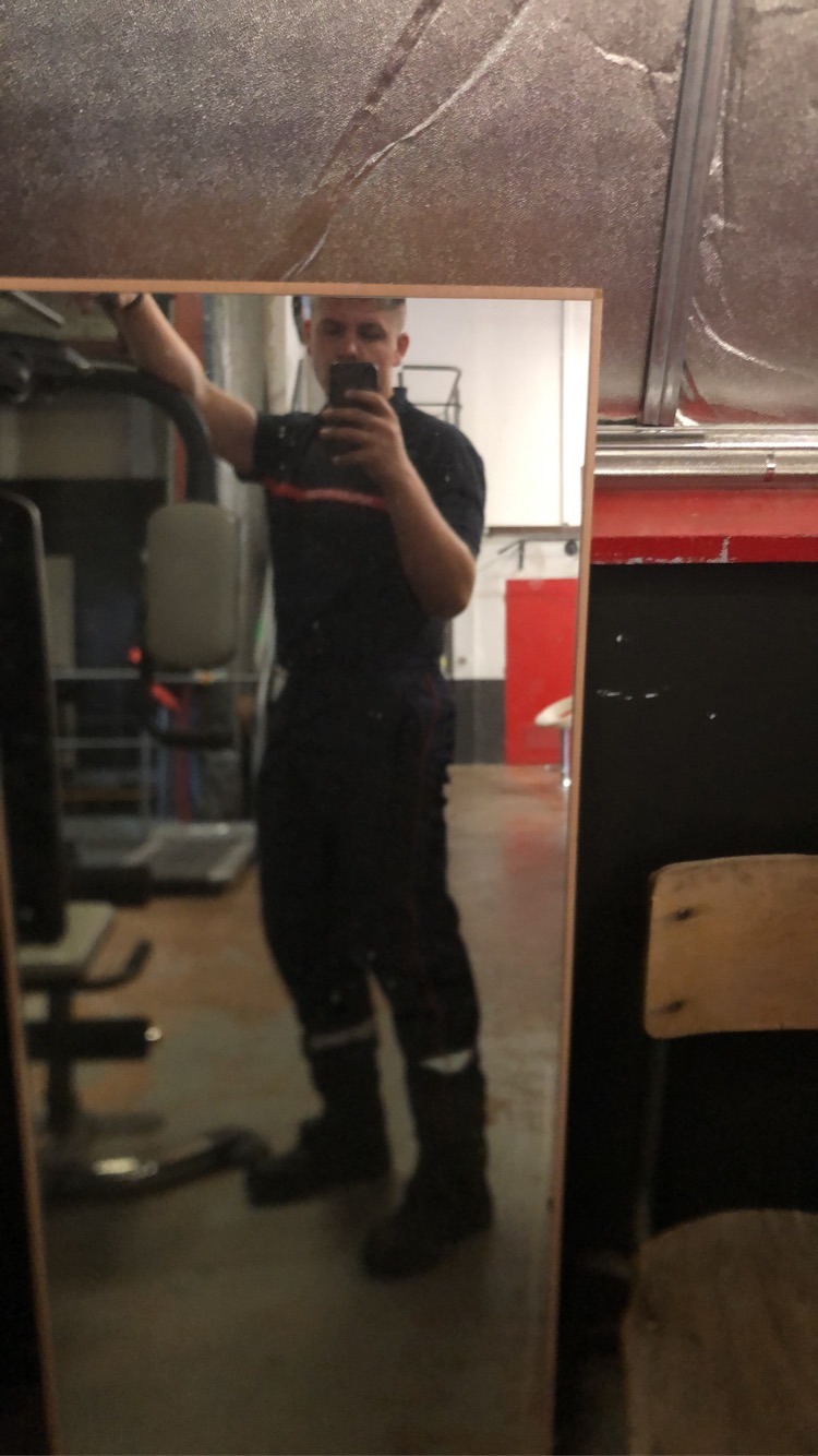 Profil de Dmitri, 22 ans, Groupe gay à Orbe