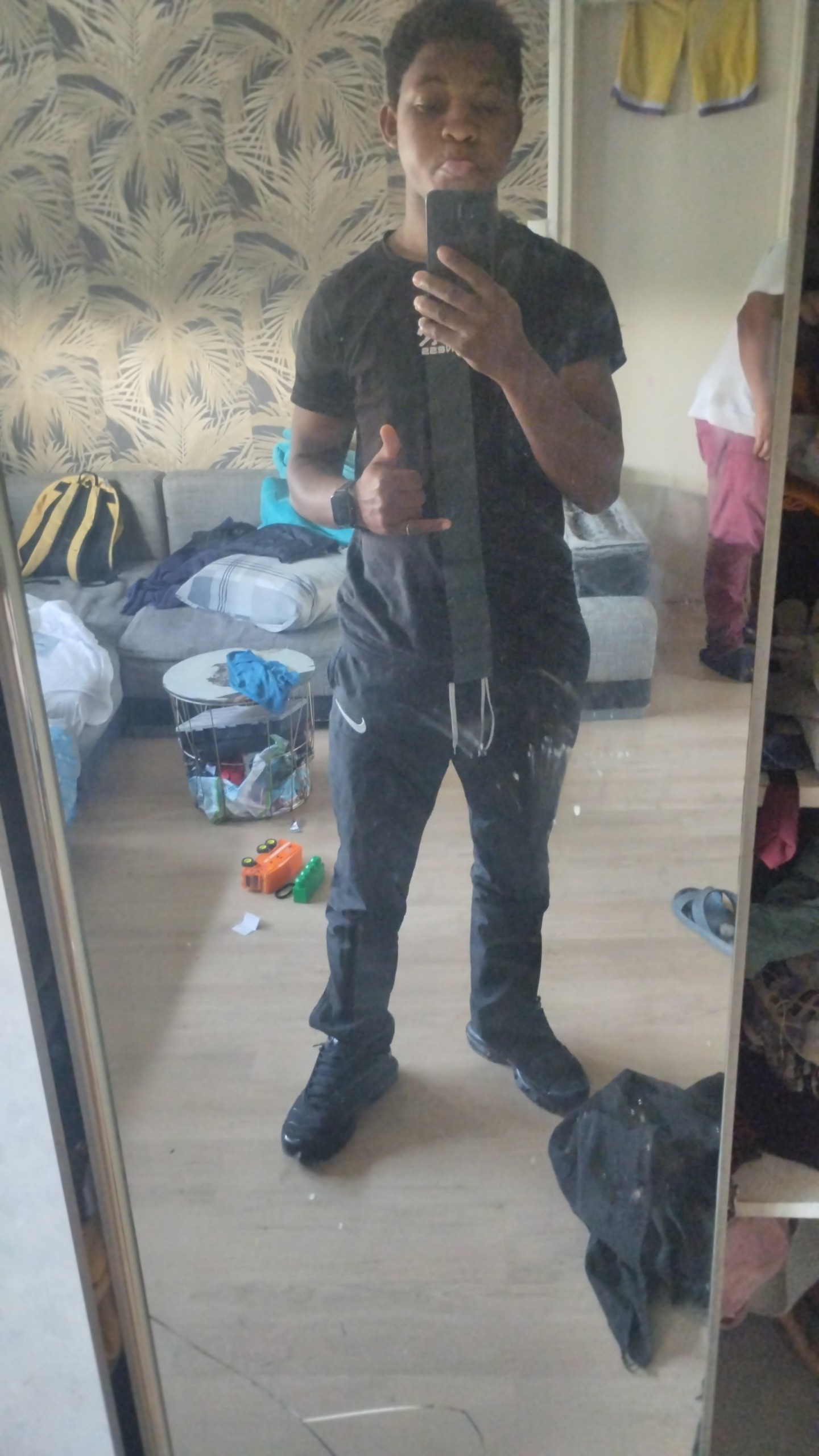 Profil de Enock, 21 ans, Groupe gay à Farnern