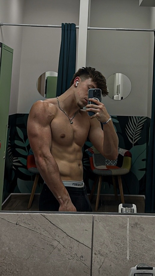 Profil de Jugurta, 18 ans, Groupe gay à Grimisuat