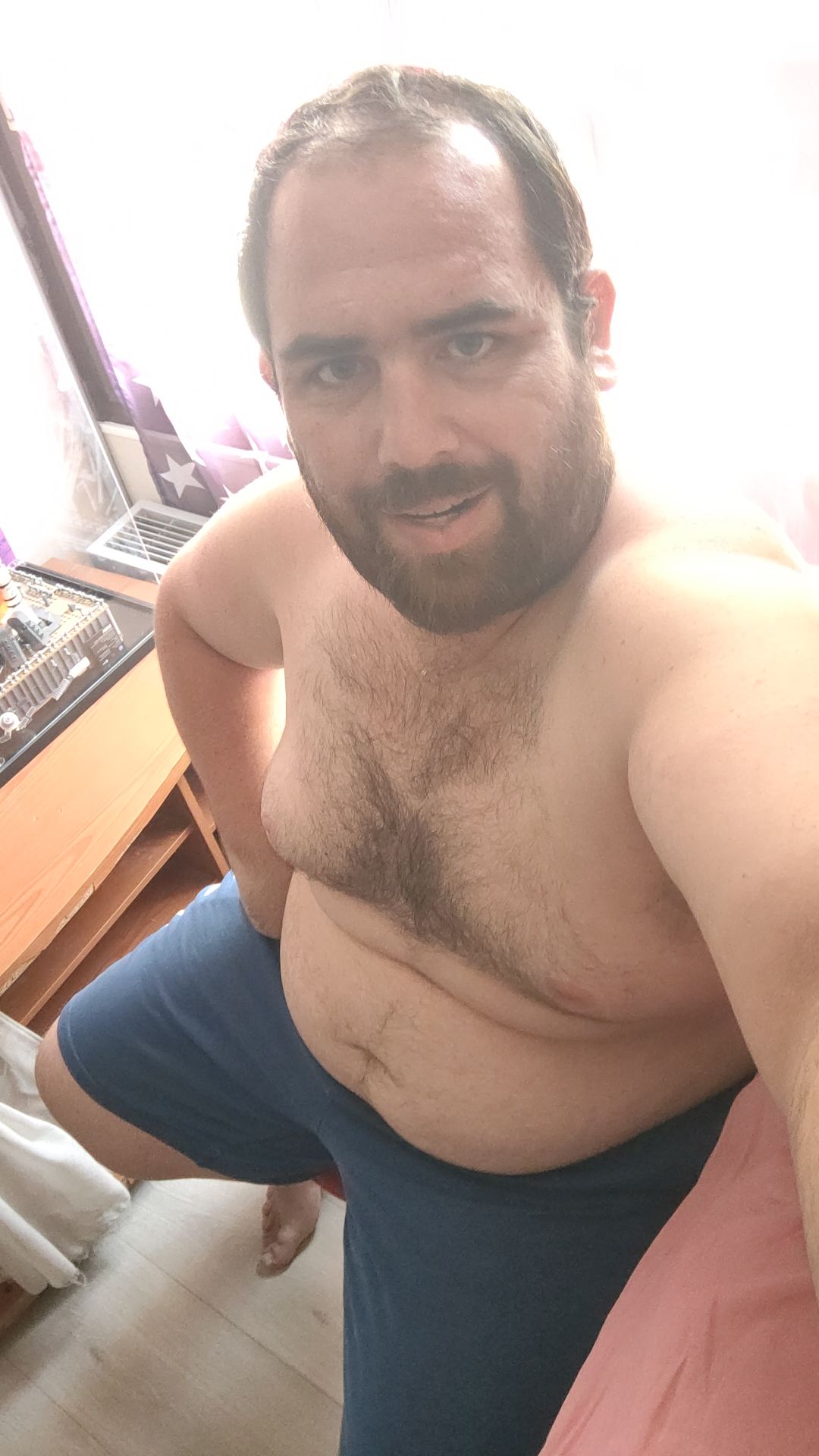 Profil de Hilmi, 30 ans, Groupe gay à Uebeschi