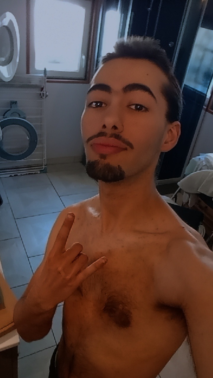 Profil de Khalifa, 22 ans, Groupe gay à Lully VD