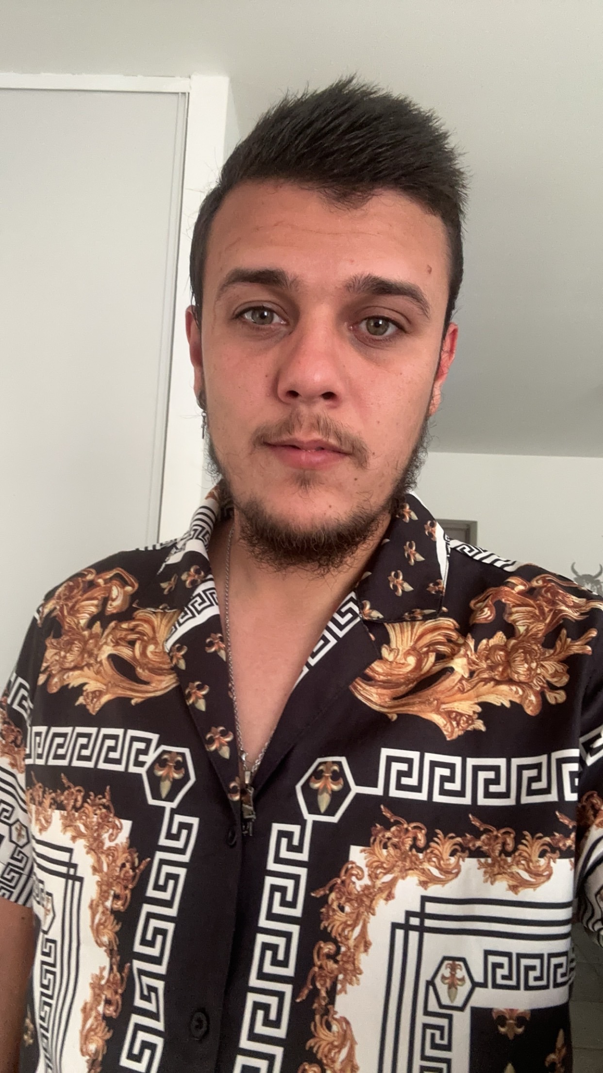 Profil de Azael, 28 ans, Groupe gay à Lully VD