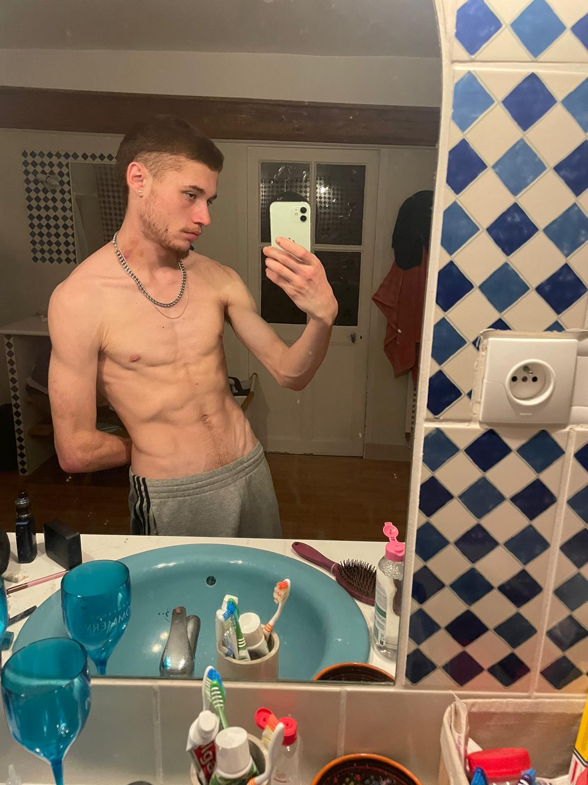 Profil de Dixon, 18 ans, Groupe gay à Ranflüh