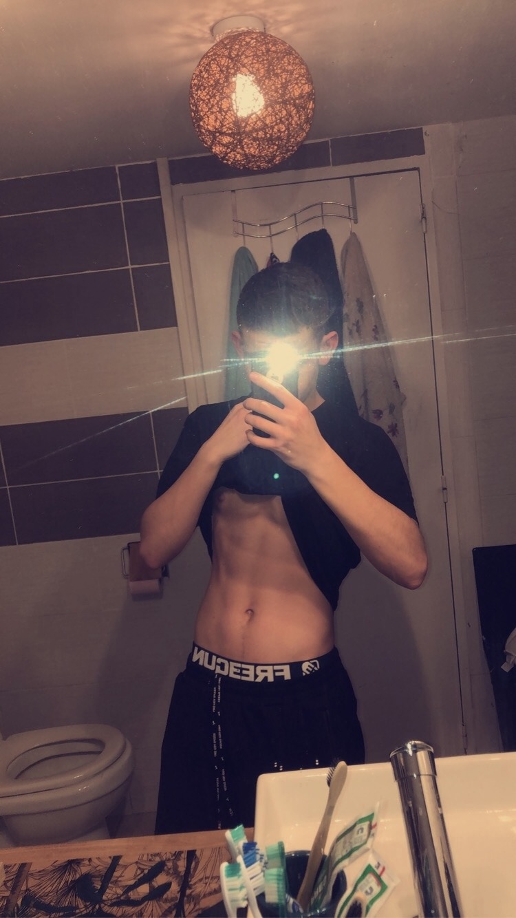 Profil de Yamin, 21 ans, Groupe gay à Saillon