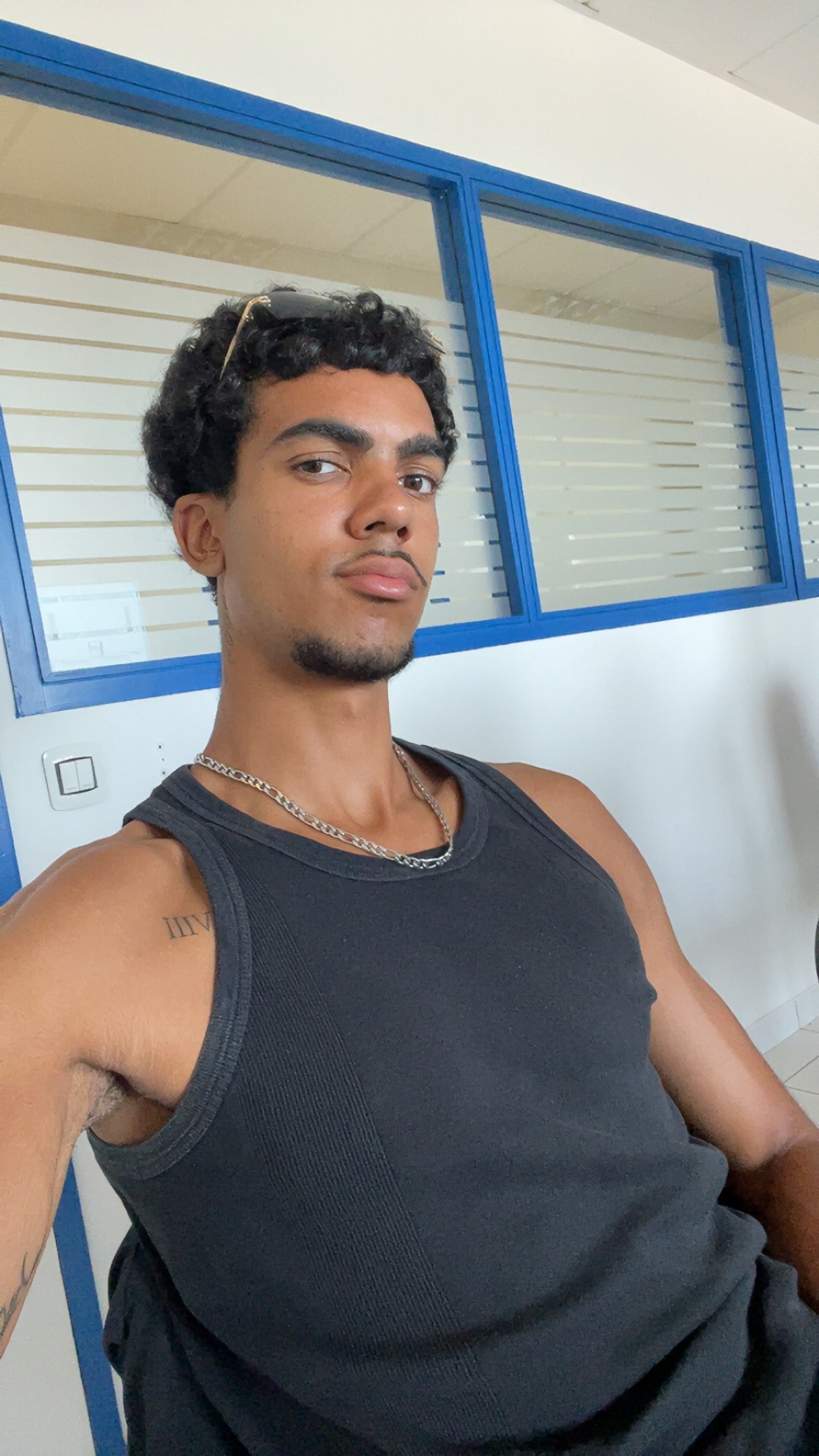 Profil de Cheikhna, 21 ans, Groupe gay à Carì