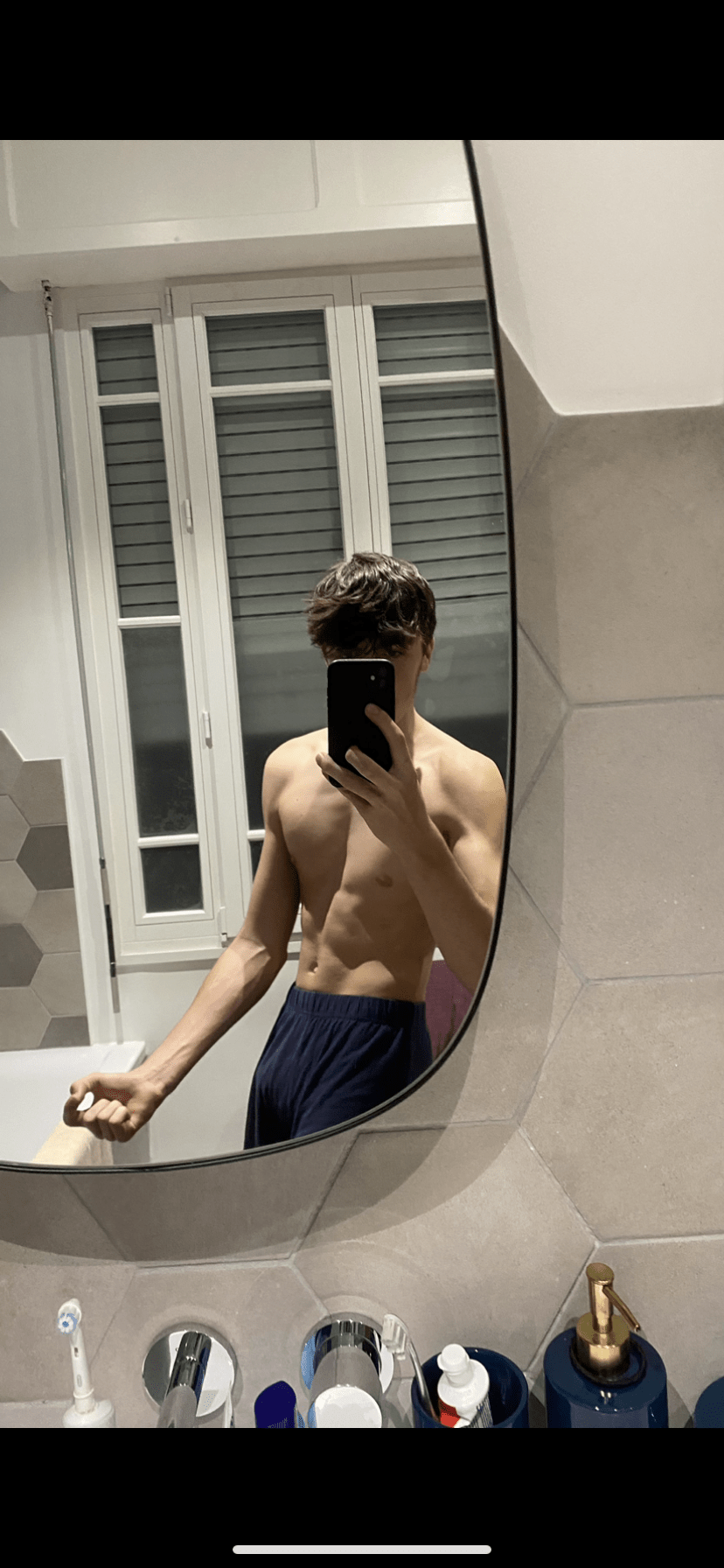 Profil de Abdallah, 19 ans, Groupe gay à Venthône