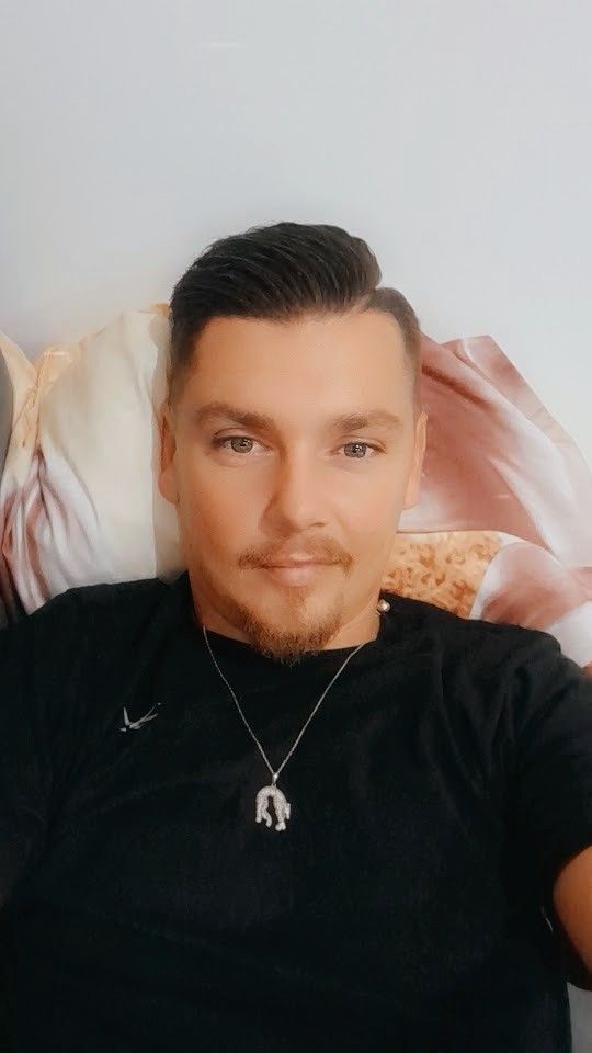 Profil de Romann, 31 ans, Groupe gay à Renan BE