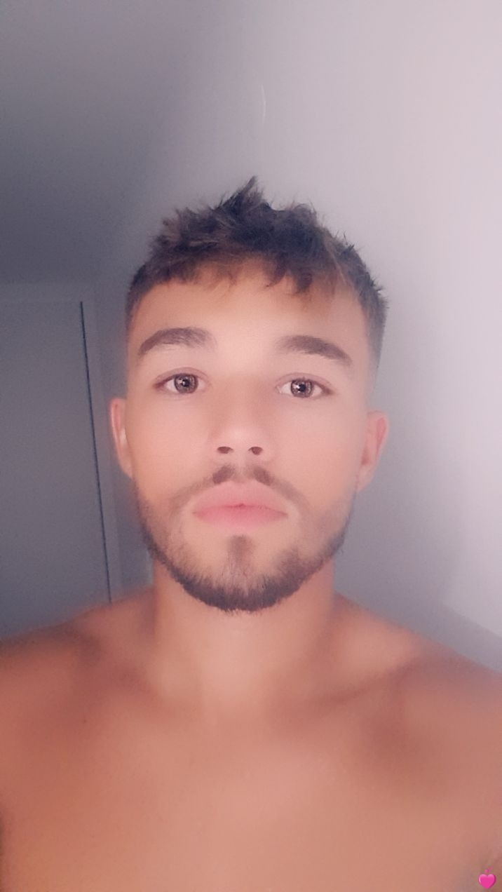 Profil de Nihad, 21 ans, Groupe gay à Verdabbio