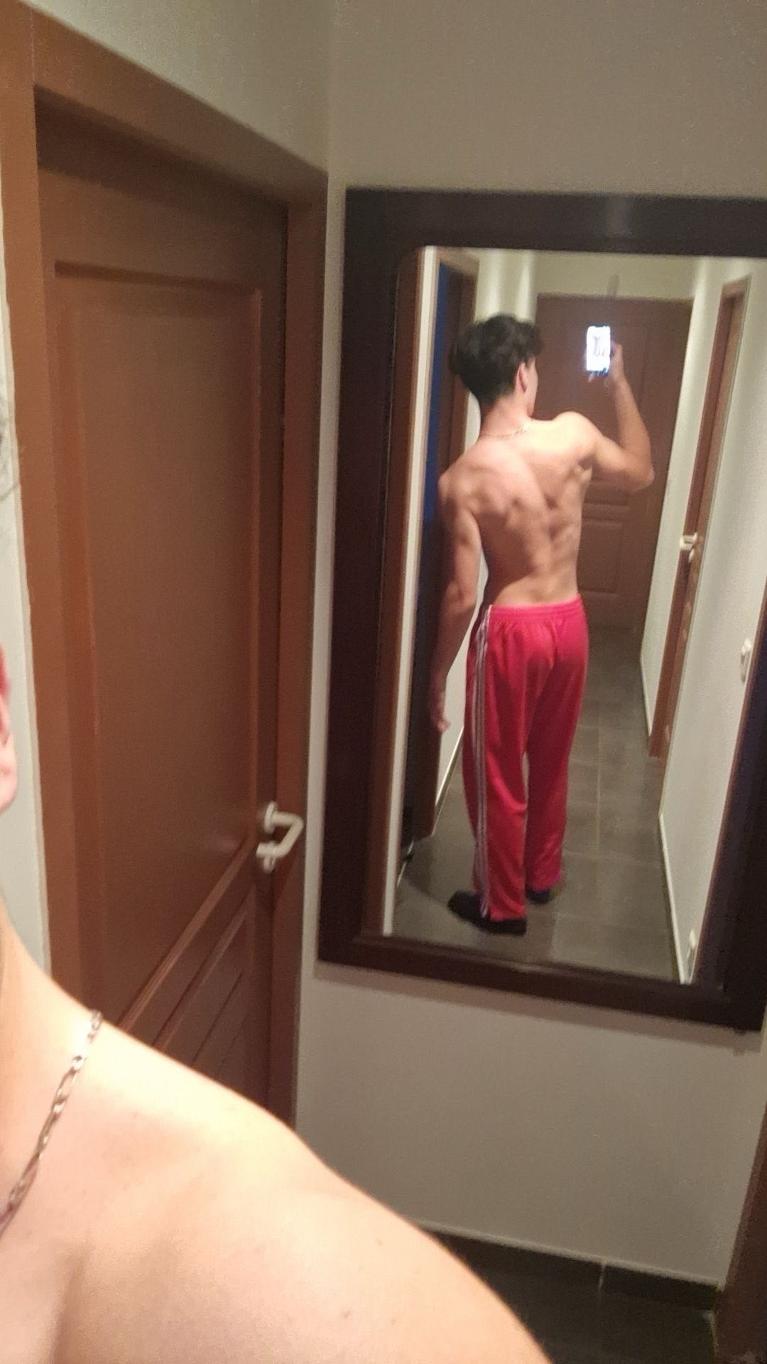 Profil de Ihssan, 21 ans, Groupe gay à Wergenstein